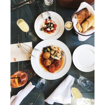 WHITE LINEN NAPKINS (Set Of 4) WHITE LINEN NAPKINS (Set Of 4)